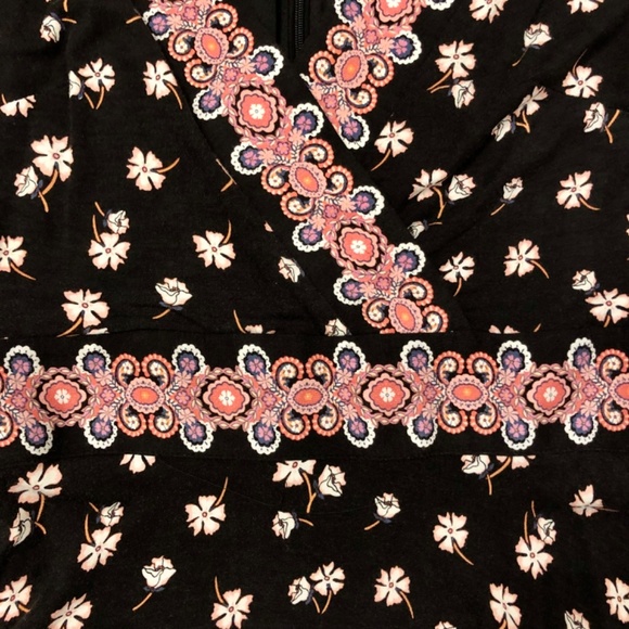 NWT Ann Taylor Loft black v neck floral border flare dress size 0 - Picture 3 of 6
